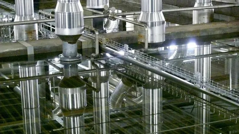 C’EST LA PLUS GRANDE CLIMATISATION D’EUROPE ET ELLE S’ÉTEND SUR 6.000 M²: LA CENTRALE DE FROID DE LA DÉFENSE N’ARRIVE PAS À PRODUIRE ASSEZ DE GLACE, 3.600 ENTREPRISES POURRAIENT ÊTRE PRIVÉES DE CLIM