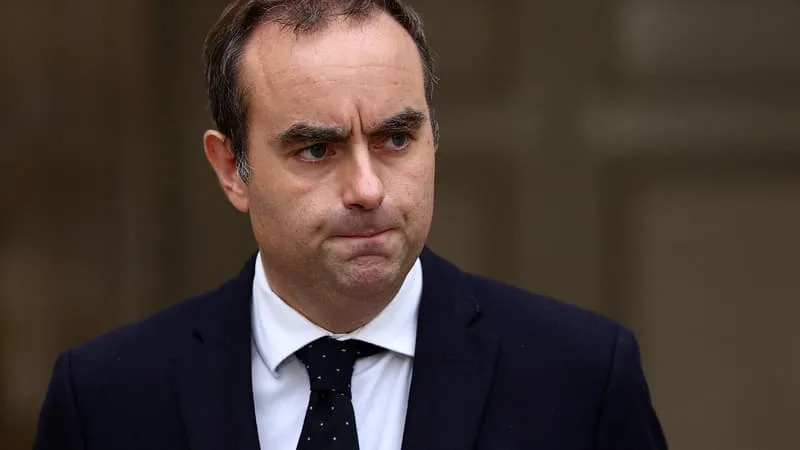 CANICULE: SÉBASTIEN LECORNU DEMANDE AUX MINISTRES DE LIMITER LEURS DÉPLACEMENTS EN FIN DE SEMAINE