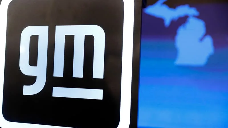 GENERAL MOTORS VEUT CONTINUER DE VENDRE SES BATTERIES MAIS LES AMÉRICAINS BOUDENT LES VOITURES ÉLECTRIQUES: LE CONSTRUCTEUR VA DONC EN PRODUIRE POUR FOURNIR LES DATA CENTERS EN PLEIN BOOM DE L’IA
