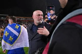 DES TABLES DE POKER À LA COUPE DU MONDE… LA FOLLE HISTOIRE DE SERGEJ BARBAREZ, SÉLECTIONNEUR DE LA BOSNIE-HERZÉGOVINE