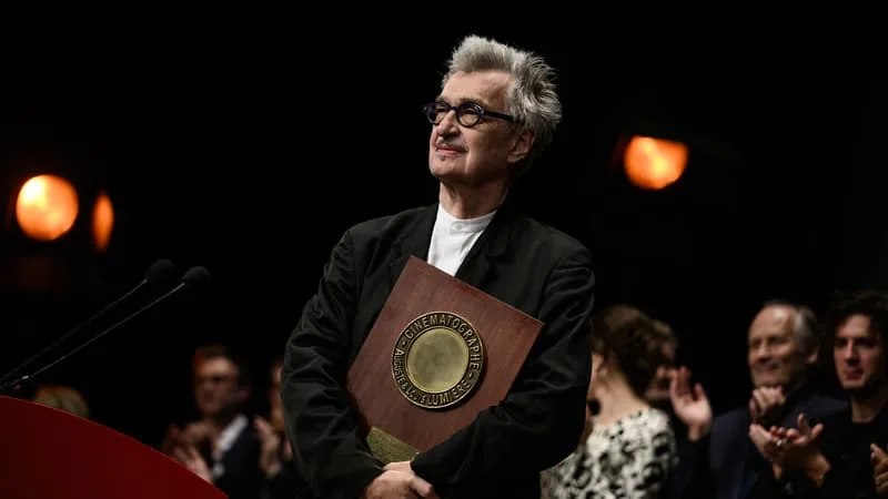 WIM WENDERS RETIRE L’UN DE SES FILMS OÙ NASTASSJA KINSKI, ALORS ADOLESCENTE, APPARAÎT DÉNUDÉE