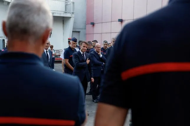 FACE AUX INCENDIES, UN DÉBAT POLITIQUE FRANÇAIS TROP “PRUDENT ET LÂCHE”