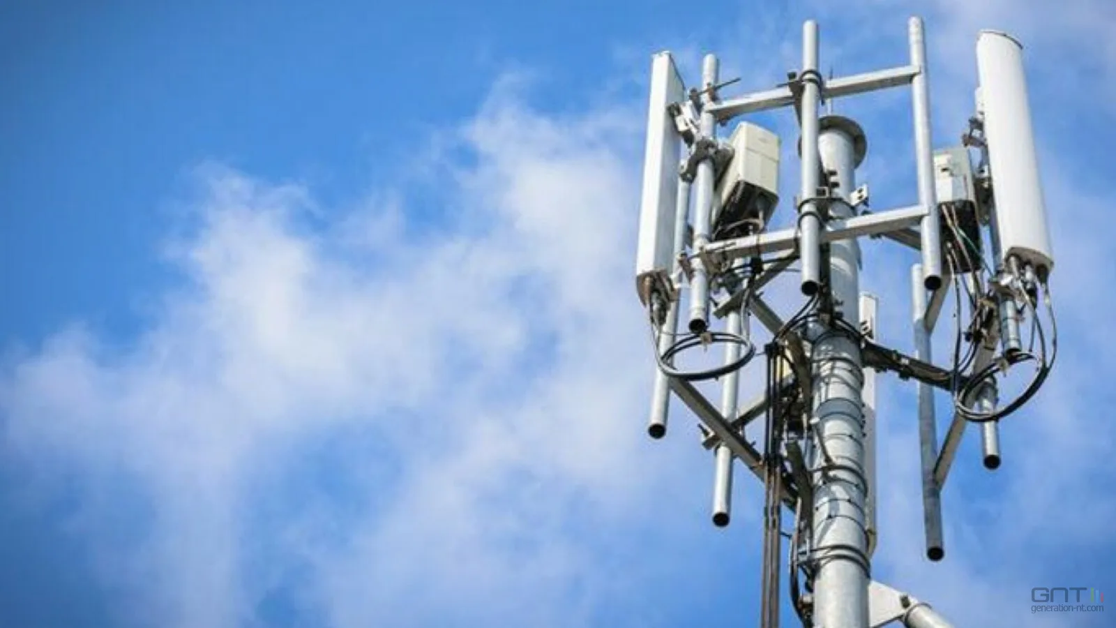 COMMENT L’IRAN A TRANSFORMÉ DE VIEUX RÉSEAUX MOBILES EN ARME DE GUERRE