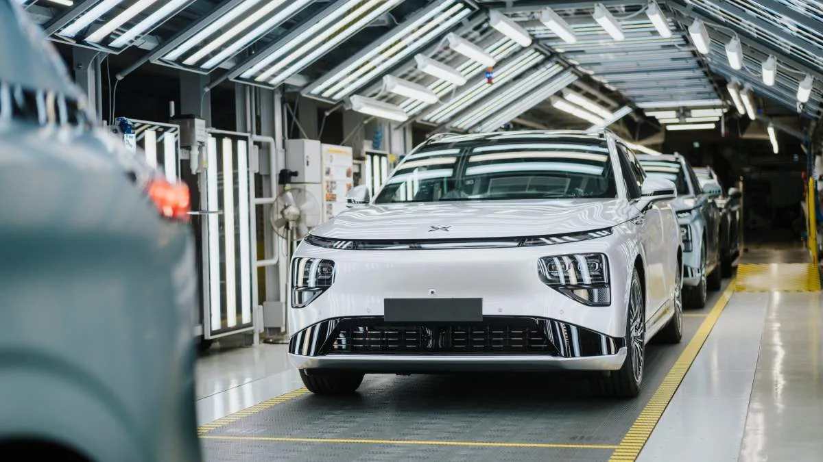 VOITURE ÉLECTRIQUE : LE CHINOIS XPENG PRÉPARE UN 4ÈME MODÈLE SURPRISE EN EUROPE POUR CONTOURNER LES TAXES
