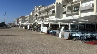 « LES FEUX ONT GÂCHÉ LA SAISON » : AU CŒUR DE L’ÉTÉ, LE TOURISME FOUDROYÉ PAR LES INCENDIES EN GIRONDE ET DANS LES LANDES