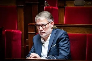 PRÉSIDENTIELLE : OLIVIER FAURE NE DÉMISSIONNE PAS ET DÉCLARERA « LE MOMENT VENU » S’IL EST CANDIDAT À LA PRIMAIRE DU PS