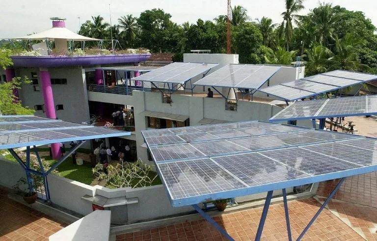 SRI LANKA : QUAND TROP DE SOLEIL PARALYSE LE RÉSEAU ÉLECTRIQUE