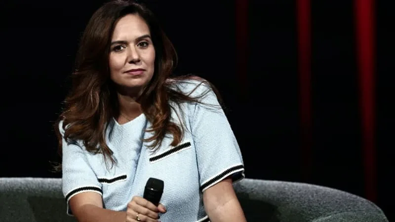 « IL DÉFEND LA LIBERTÉ D’EXPRESSION »: POURQUOI SARAH KNAFO INVITE LE STREAMEUR CONTROVERSÉ SARDOCHE AUX UNIVERSITÉS D’ÉTÉ DE RECONQUÊTE