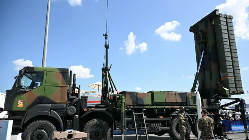 « AUJOURD’HUI, IL Y A DE L’OUVERTURE »: LA FRANCE N’A PAS DIT « OUI », MAIS ELLE EST MOINS RÉTICENTE QU’AVANT À VENDRE À LA TURQUIE SON SYSTÈME DE DÉFENSE SAMP/T (L’ÉQUIVALENT DU PATRIOT AMÉRICAIN)