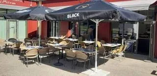 L’ASTUCE D’UN RESTAURATEUR POUR ÉVITER LE GASPILLAGE : IL VEND SES PLATS DE LA VEILLE À 5 € ET LES CLIENTS ADORENT