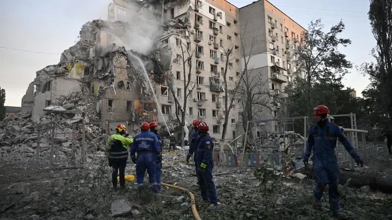 GUERRE EN UKRAINE: DES ATTAQUES DE MISSILES SUR KIEV FONT AU MOINS HUIT MORTS