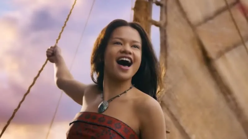 « ÉNIÈME PRODUIT COMMERCIAL », « INUTILE PASTICHE »… LA VERSION LIVE-ACTION DE « VAIANA » N’EMBALLE PAS LES CRITIQUES