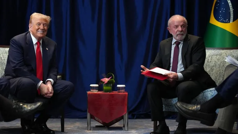 « LES ÉTATS-UNIS ONT BESOIN DE QUELQUE CHOSE DE LULA »: APRÈS S’ÊTRE PRIS 50% DE DROITS DE DOUANE EN 2025, LE PRÉSIDENT BRÉSILIEN RETOURNE NÉGOCIER AVEC TRUMP (AVEC DES TERRES RARES DANS SA BESACE)