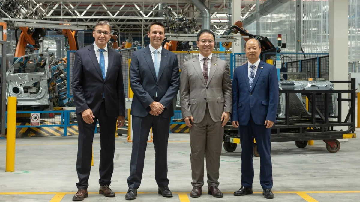 MENACÉE DE FERMETURE, CETTE USINE FORD EN EUROPE SAUVÉE IN EXTREMIS GRÂCE À UNE ALLIANCE AVEC LA CHINE ET GEELY