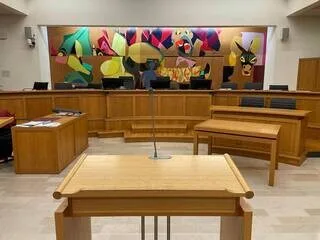 UN SEPTUAGÉNAIRE MAYENNAIS CONDAMNÉ À 8 ANS DE PRISON POUR AGRESSION SEXUELLE SUR MINEURS ET ATTEINTE SUR UNE CHIENNE