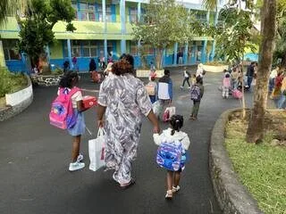 CANICULE : À LA RÉUNION, LA CHALEUR DANS LES ÉCOLES EST « UNE RÉALITÉ UNE BONNE PARTIE DE L’ANNÉE »
