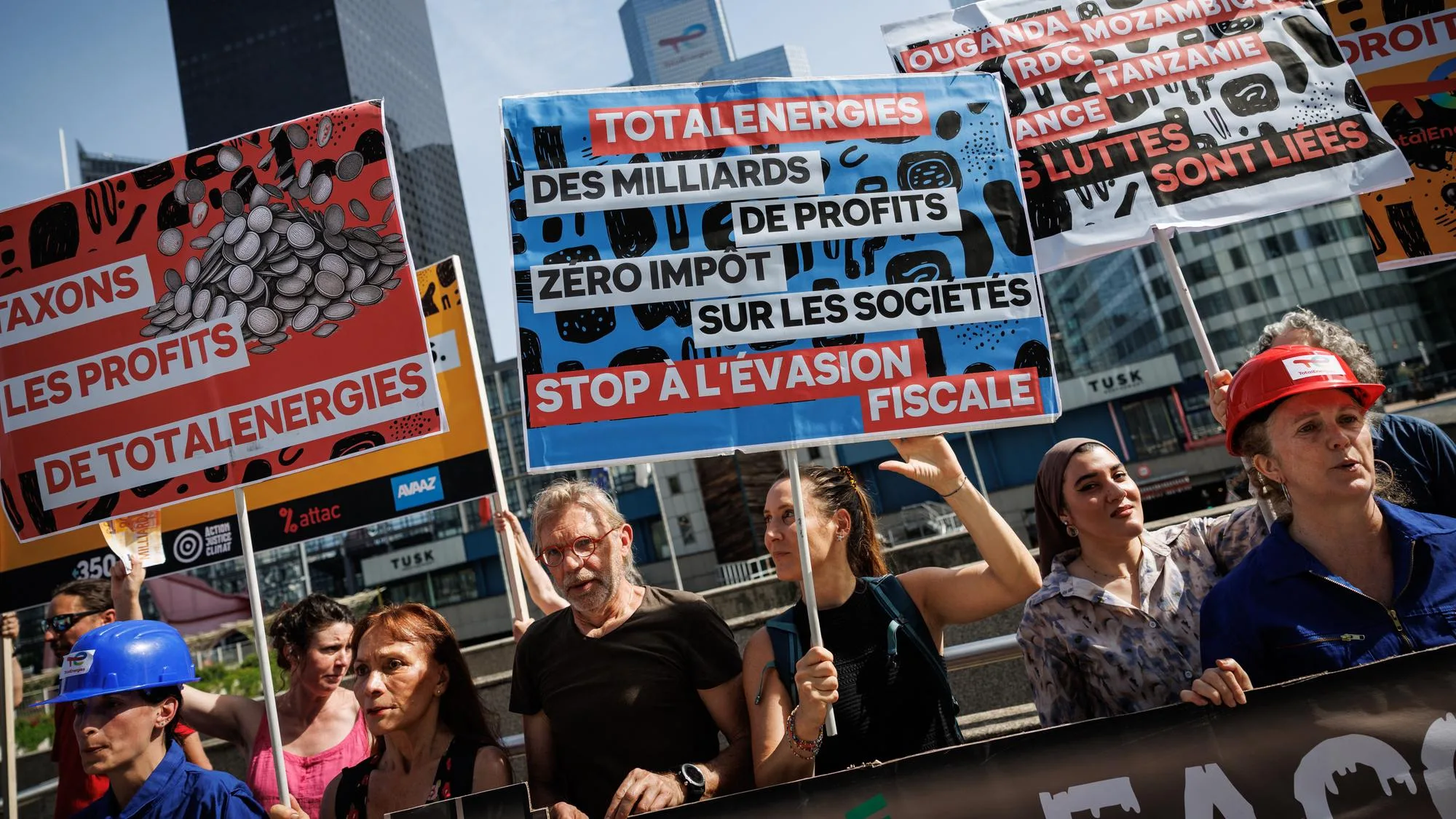 LE PATRON DE TOTALENERGIES RÉPOND À LA POLÉMIQUE DES PROFITS COLOSSAUX DE SON ENTREPRISE