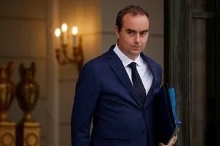 PRÉSIDENTIELLE 2027 : « RIEN N’EST JOUÉ À SEPT MOIS DE L’ÉLECTION »… SÉBASTIEN LECORNU, LE RECOURS DU CENTRE DROIT ?