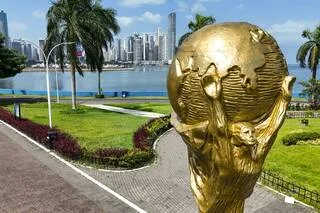 UNE ÉQUIPE FRANCO-ALLEMANDE, UN TOURNOI TOUS LES HUIT ANS… À QUOI POURRAIT RESSEMBLER LA COUPE DU MONDE DE FOOT 2050 ?