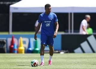 COUPE DU MONDE. « IL FAUT QUE JE PASSE UN STEP » : QUAND ETHAN MBAPPÉ DEMANDE À KYLIAN S’IL COMPTE DÉFENDRE