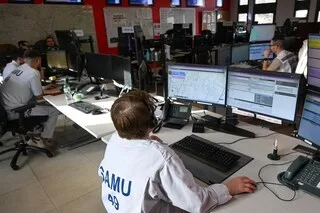 « ON VOIT BIEN QUE LA FATIGUE S’ACCUMULE » : LA CANICULE CONTINUE À METTRE LE SAMU EN SURCHAUFFE À ANGERS