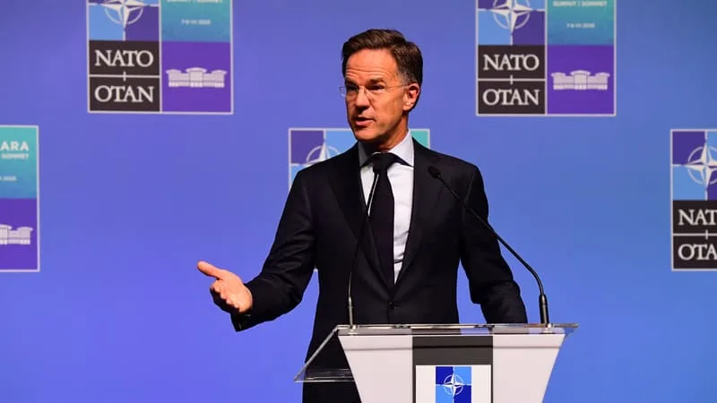 « DES CONTRATS DE PLUSIEURS DIZAINES DE MILLIARDS DE DOLLARS »: LE PATRON DE L’OTAN PROMET UNE PLUIE DE NOUVELLES COMMANDES À L’INDUSTRIE DE DÉFENSE LORS DU SOMMET DE L’ORGANISATION EN TURQUIE