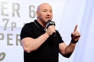 MMA. « IL VA SUBIR UNE OPÉRATION DU GENOU » : DANA WHITE PREND LA PAROLE APRÈS LA BLESSURE DE CONOR MCGREGOR