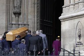 EN IMAGES. OBSÈQUES DE BERNADETTE CHIRAC : DE NOMBREUSES PERSONNALITÉS ONT PARTICIPÉ À LA CÉRÉMONIE À PARIS