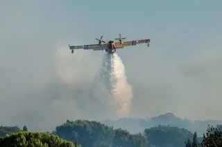 SUR LE POURTOUR MÉDITERRANÉEN COMME DANS L’OUEST : DES INCENDIES PAR DIZAINES ET UN APPEL À LA VIGILANCE MAXIMALE