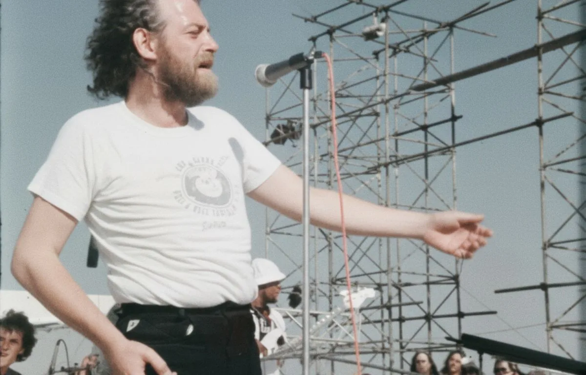 FESTIVALS D’ÉTÉ : 1976, L’ANNÉE OÙ LE WOODSTOCK PROVENÇAL EST PARTI EN FUMETTE