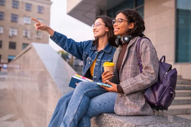 LE ROYAUME-UNI ACCUEILLE UN NOMBRE RECORD D’ÉTUDIANTS AMÉRICAINS