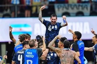 COUPE DU MONDE. QUALIFIÉ EN FINALE ET DÉCISIF À CHAQUE MATCH, LIONEL MESSI EST-IL DEVENU LE FAVORI AU BALLON D’OR ?