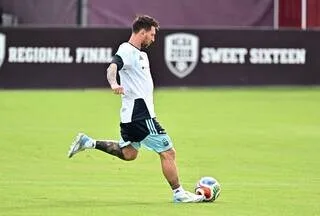 COUPE DU MONDE 2026. « IL VA BEAUCOUP MIEUX » : SCALONI RASSURANT SUR MESSI, QUI POURRAIT PARTICIPER AUX MATCHES AMICAUX