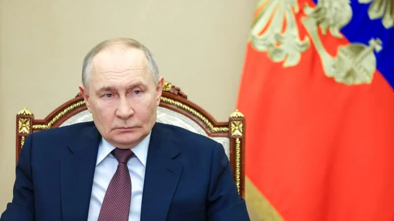 LE FONDS SOUVERAIN RUSSE A PERDU 64 MILLIARDS DE DOLLARS, LES RÉSERVES D’OR ONT FONDU DE 65%… MOSCOU LORGNE MAINTENANT L’ÉPARGNE DES RUSSES POUR RESTER À FLOT