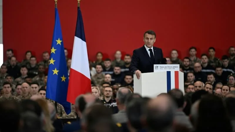 « JE NE ME LAISSERAI PAS BAISER COMME ÇA! », « AUCUNE LEÇON À RECEVOIR »… APRÈS DES DÉBUTS FRACASSANTS, EMMANUEL MACRON A FINALEMENT TENU PROMESSE SUR L’ARMÉE (IL AURA DOUBLÉ SON BUDGET EN 10 ANS)