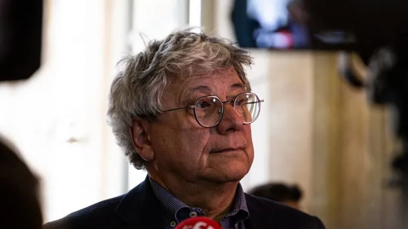 INCENDIES EN FRANCE: ÉRIC COQUEREL DEMANDE UN BUDGET RECTIFICATIF POUR AUGMENTER LES MOYENS DE LA LUTTE CONTRE LES FEUX