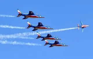 EN QUOI CONSISTE « LIBERTÉ 250 », LA MISSION SPÉCIALE QU’ENTREPREND LA PATROUILLE DE FRANCE AUX ÉTATS-UNIS ?