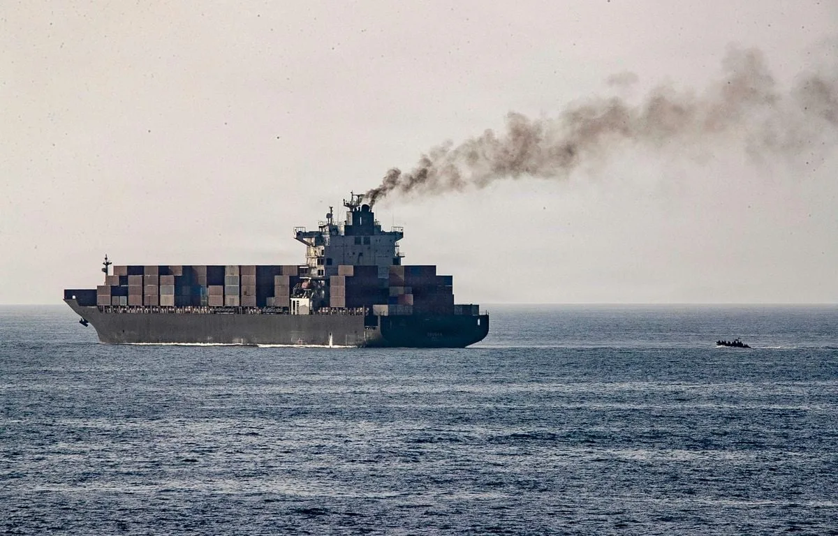 GUERRE AU MOYEN-ORIENT : LA FRANCE NE VEUT PAS « JETER DE L’HUILE SUR LE FEU » APRÈS L’ATTAQUE D’UN NAVIRE CMA CGM