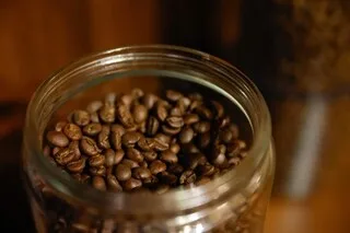 UNE TOXINE POTENTIELLEMENT CANCÉRIGÈNE : CARREFOUR RAPPELLE DU CAFÉ PARTOUT EN FRANCE