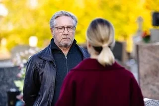 PATRICK SABATIER : APRÈS LE SUCCÈS DE « MEURTRES À ÉPINAL », À QUOI VA RESSEMBLER LE PRIME « LES ANNÉES SABATIER » ?