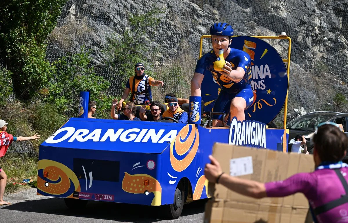 TOUR DE FRANCE 2026 : À QUELLE HEURE PASSE LA CARAVANE DE L’ÉTAPE 19 ENTRE GAP ET ALPE D’HUEZ ?