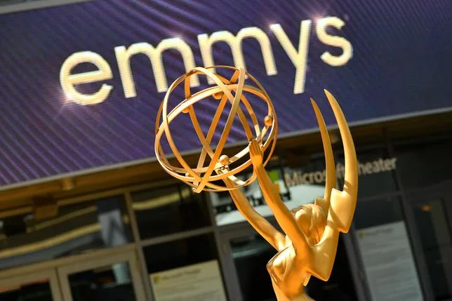 EMMY AWARDS : “THE PITT”, “HACKS”, “PLURIBUS” ET “WINDOW’S BAY” EN TÊTE DES SÉLECTIONNÉS