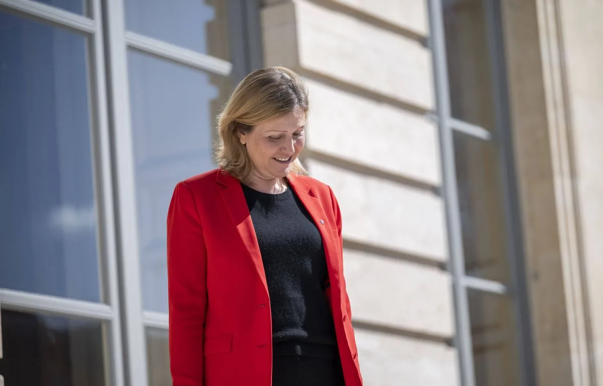 PRÉSIDENTIELLE 2027 : YAËL BRAUN-PIVET NE VEUT PAS « AJOUTER UNE CANDIDATURE »… MAIS VEUT BIEN « DISCUTER »