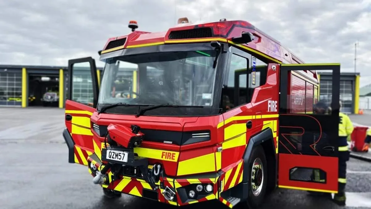 CAMION DE POMPIERS ÉLECTRIQUE VS DIESEL : LA RÉALITÉ DU TERRAIN FACE AUX FEUX DE FORÊT