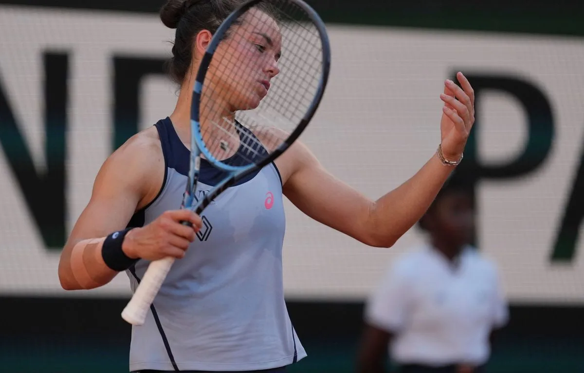 ROLAND-GARROS : « JE N’ÉTAIS PAS PRÊTE », LOIS BOISSON N’A PAS EXISTÉ POUR SON GRAND RETOUR PORTE D’AUTEUIL