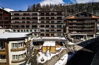 APRÈS L’INCENDIE MEURTRIER, LE BAR DE CRANS-MONTANA EN SUISSE SERA RECONVERTI EN LIEU DÉDIÉ À LA JEUNESSE