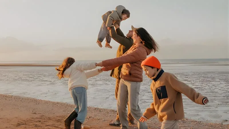 C’EST QUOI CETTE PRIME DE VACANCES OBLIGATOIRE VERSÉE À PRÈS D’UN MILLION DE SALARIÉS CHAQUE ÉTÉ?