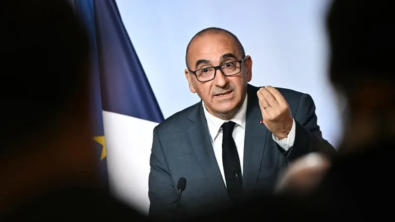 « ON A AU TOTAL 67 VECTEURS, CE QUI EN FAIT L’UNE DES FLOTTES LES PLUS IMPORTANTES D’EUROPE »: LAURENT NUÑEZ RÉPOND À LA POLÉMIQUE SUR LE NOMBRE DE CANADAIRS MOBILISÉS CONTRE LES INCENDIES