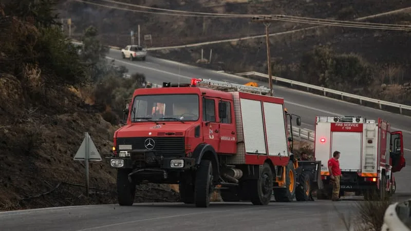 INCENDIES EN GRÈCE: QUELQUE 8.000 PERSONNES ÉVACUÉES EN CRÈTE