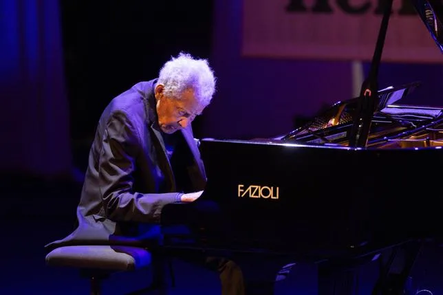 ABDULLAH IBRAHIM, ROYAUME-UNI, HONGRIE, CALIFORNIE ET COUPE DU MONDE : LES INFORMATIONS DE LA NUIT
